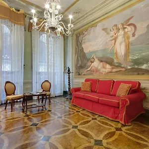 Palazzo Bucciolini , Firenze Italia